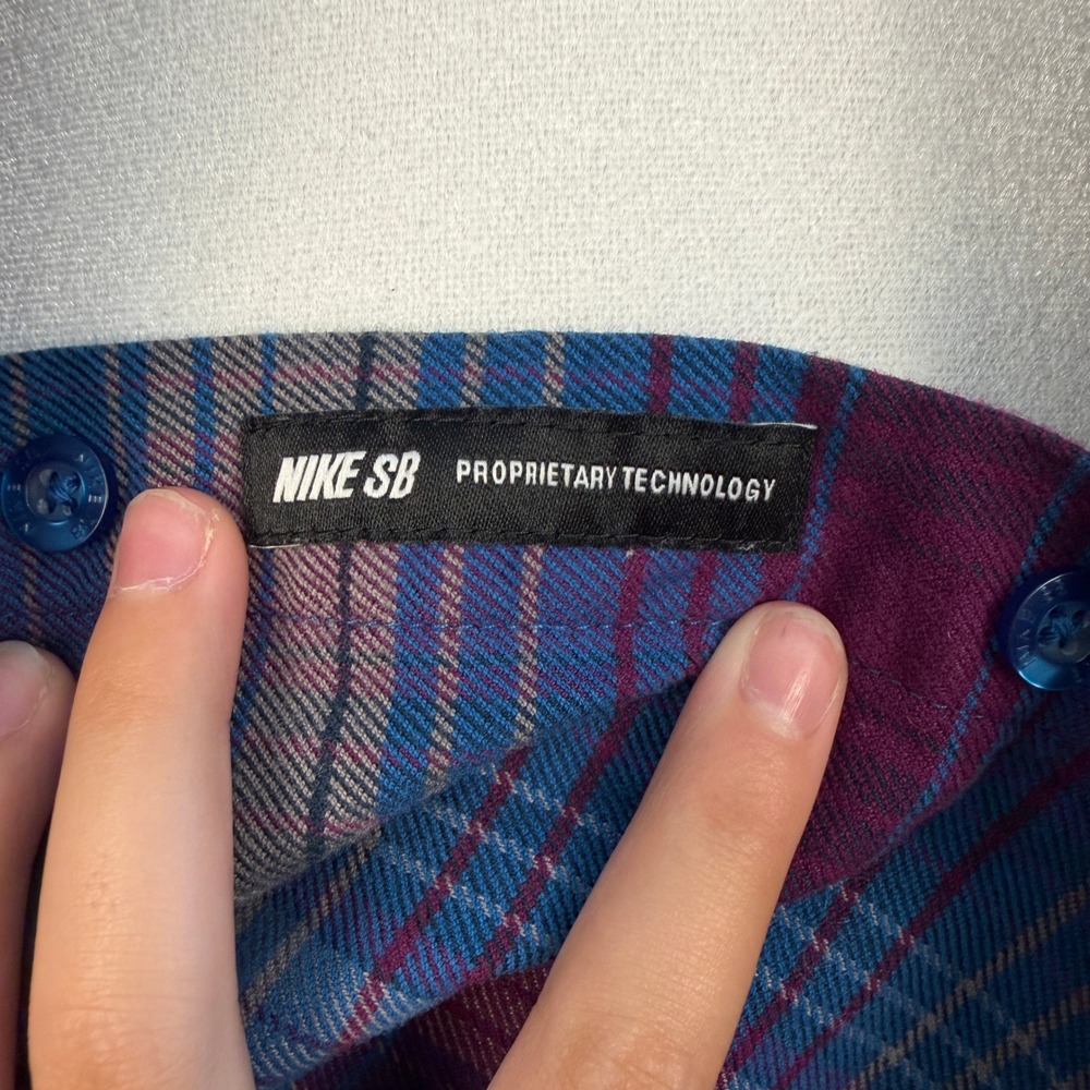 Nike SB Flannel Shirt Mens Medium Blue Purple Plaid Long Sleeve Skate Streetwear - Picture 13 of 14